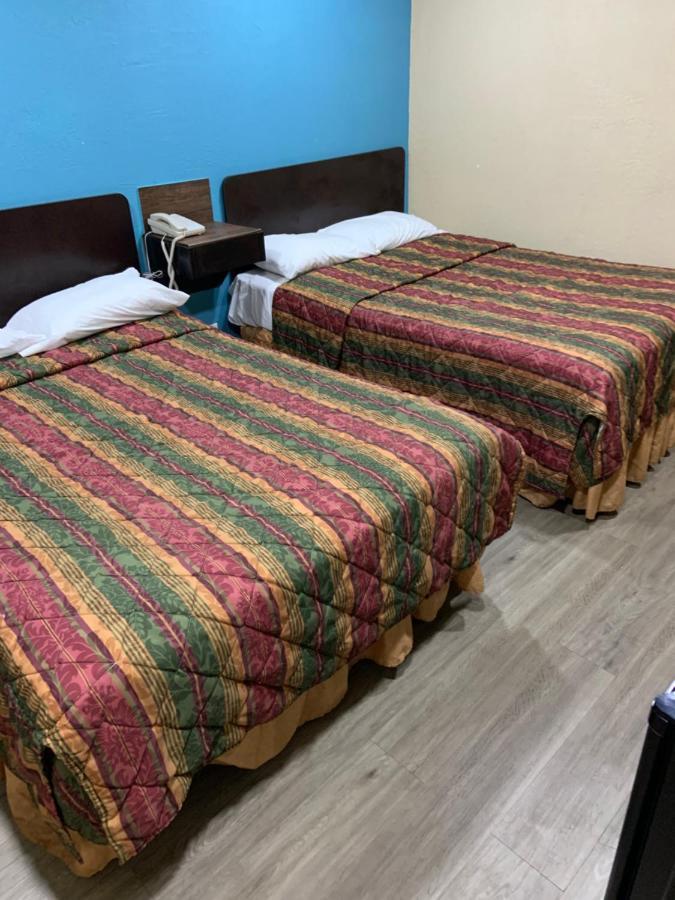 Royal Relax Inn Fairmont City Bagian luar foto